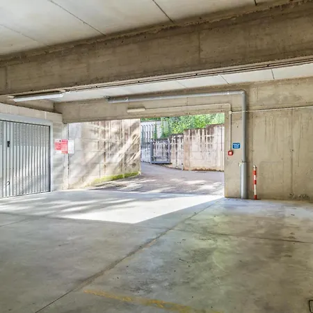 Daire Lovely Orange House