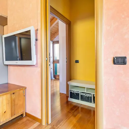 Apartment Lovely Orange House