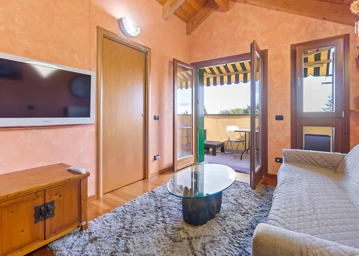 Апартаменты Lovely Orange House Viggiu